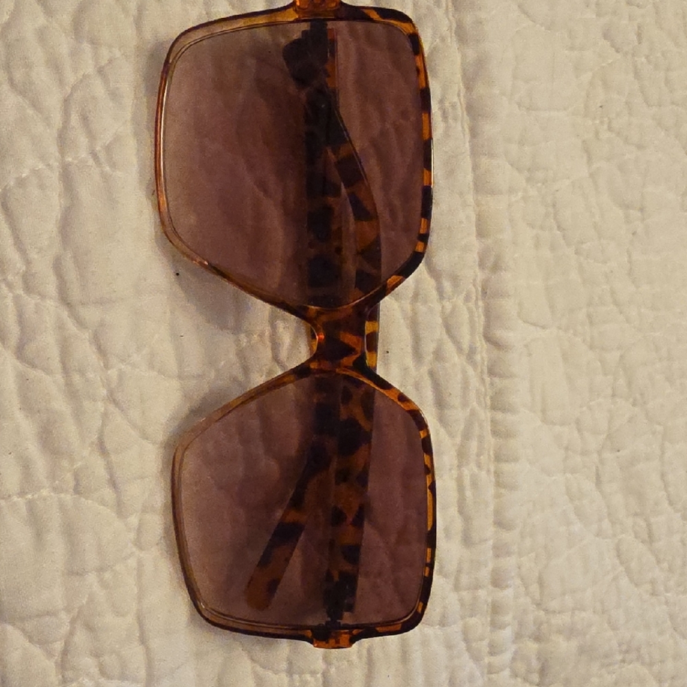 Tortoise Shell Square Sunglasses